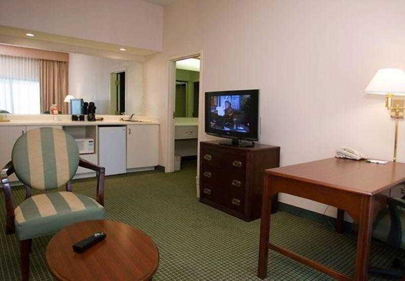 Courtyard Lafayette Airport Hotell Rom bilde